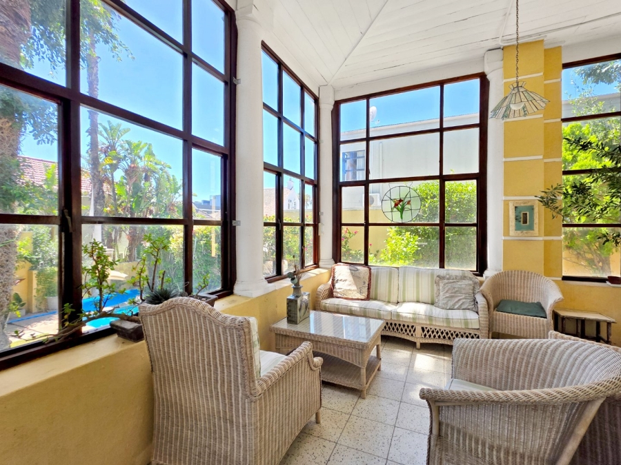 5 Bedroom Property for Sale in Fresnaye Western Cape